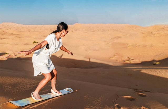 Dubai - Sandboarding