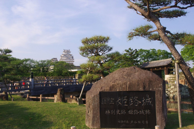 himeji-castle11_by_Akira-Nishiyama