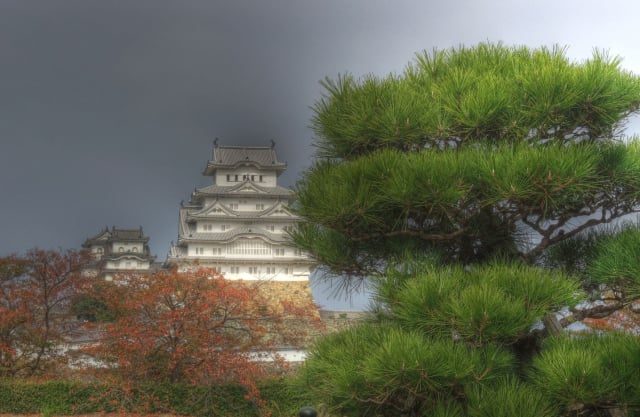 himeji-castle1_by_Charlie097