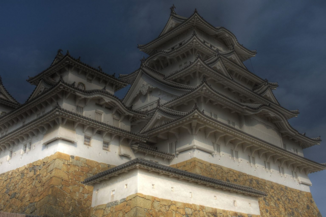 himeji-castle2_by_Charlie097