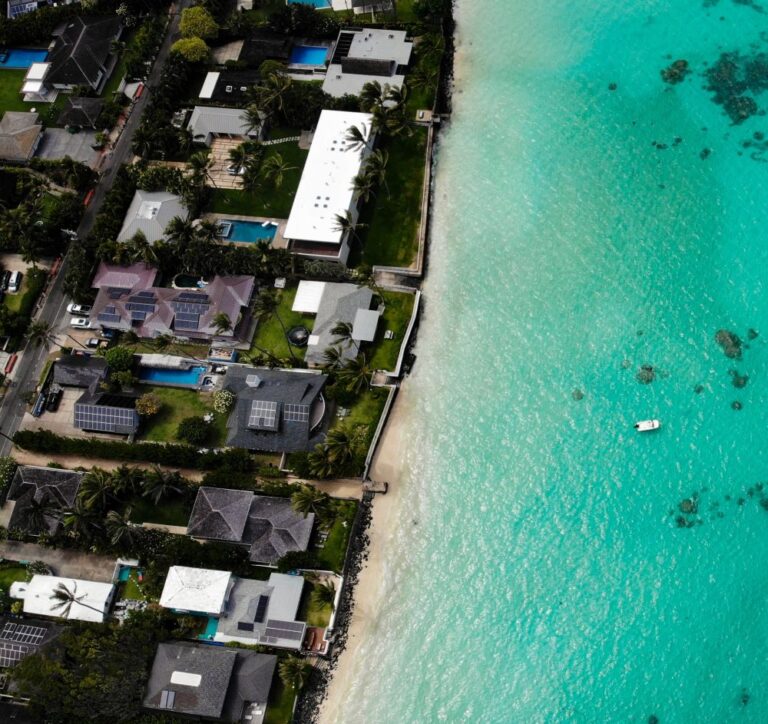 Lanikai Beach, Oahu [10 VISITING TIPS FROM A LOCAL]